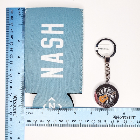 NASHville Collection Can Cooler Short Beer Coozie Holder Guitar Keychain Bundle - Picture 10 of 12